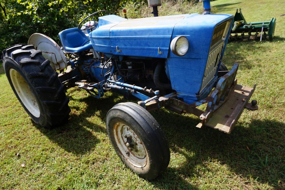 Ford 74 3000 Tractor, runs good, good tires
