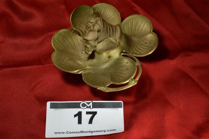 Antique Inkwell: Cast clover 6x6