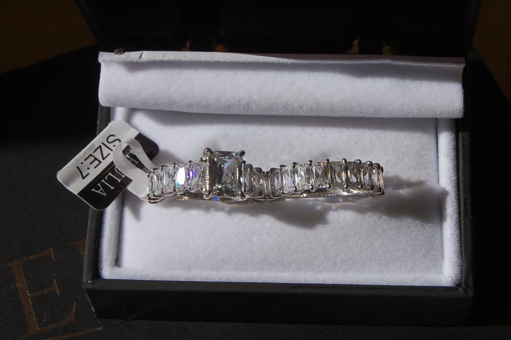 Jeulia Ring  Set  Size 7