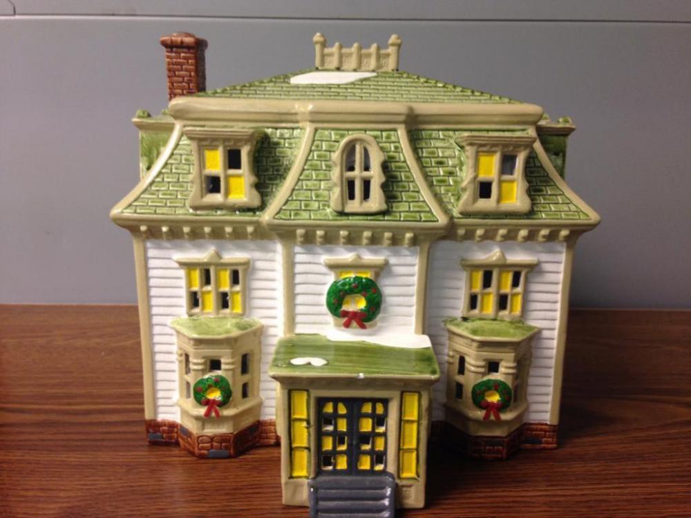 Department 56 "Maple Ridge Inn"; #5121-7