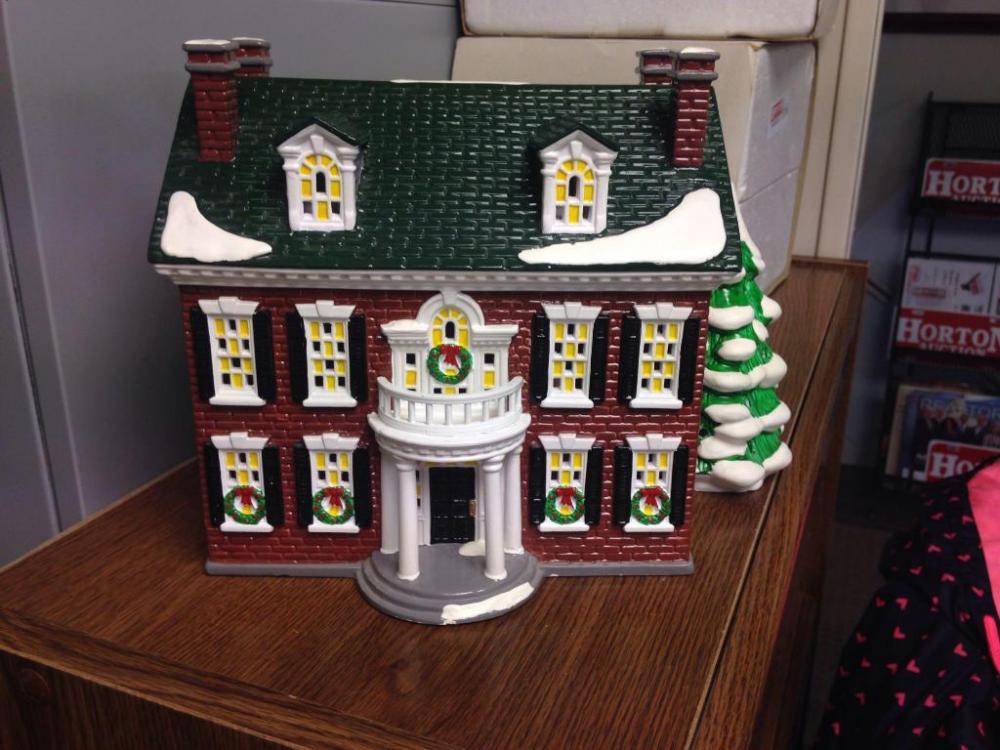 Department 56 "Federal House"; #5465-8