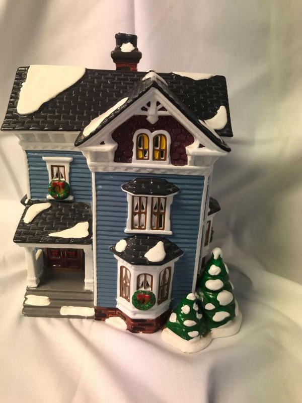 Department 56 "Glenhaven House"; #5468-2