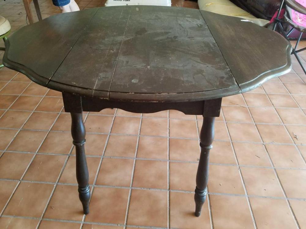 Antique Drop leaf table-crack on table surface