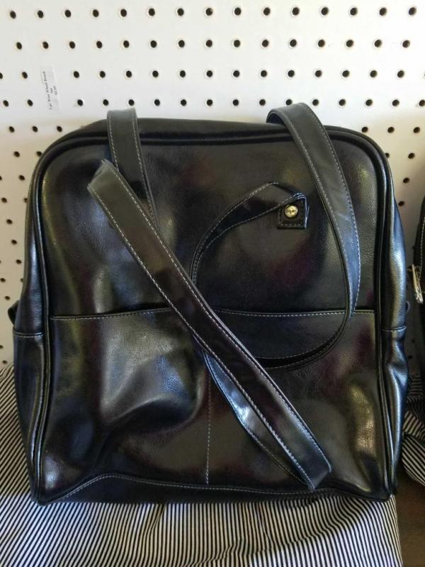 Thirty-one black leather purse