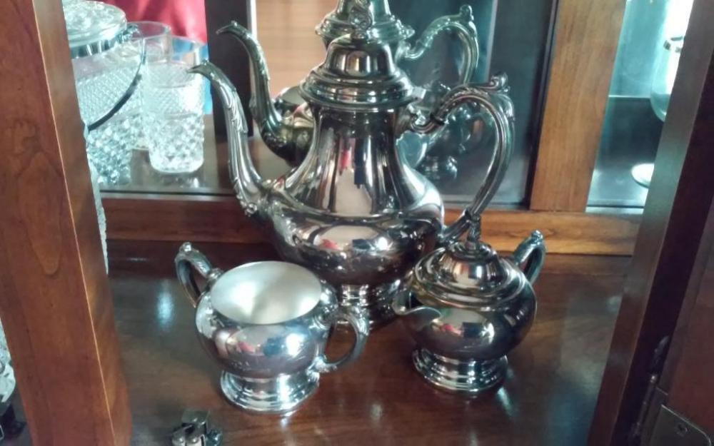 Oneida Silversmiths Silver Teapot, Creamer & Sugar Dish