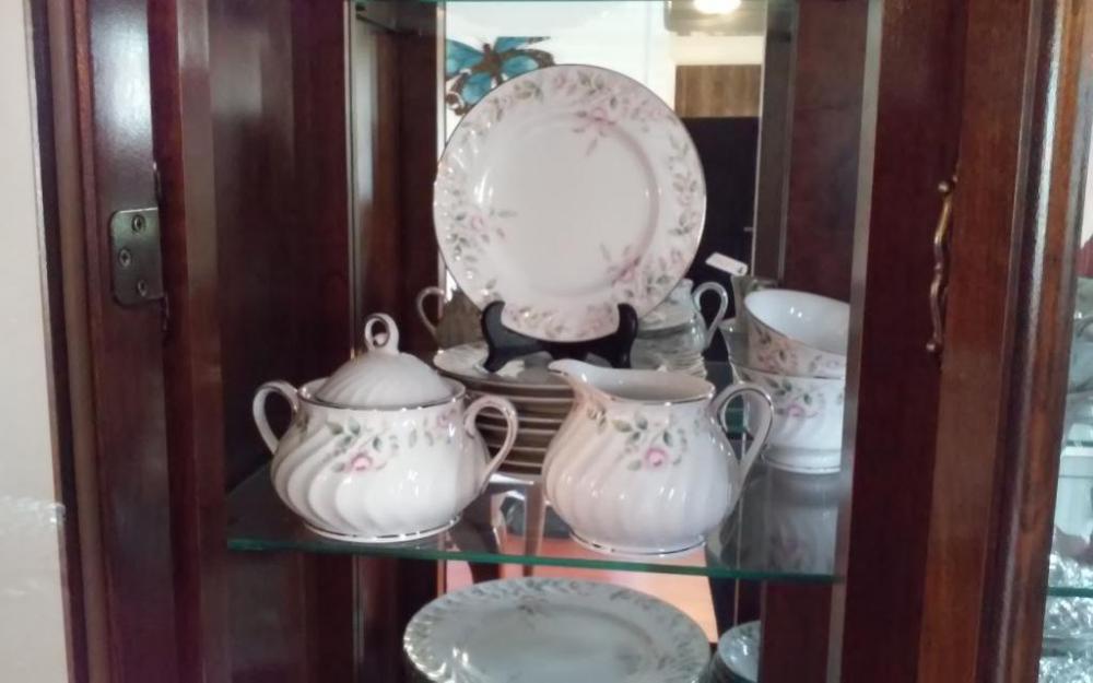 International Fine China, 5443, "Memories" 8 dinner plates, 8 dessert plates, 8 saucers, 8 cups, 8 bowls, sugar, creamer & platter