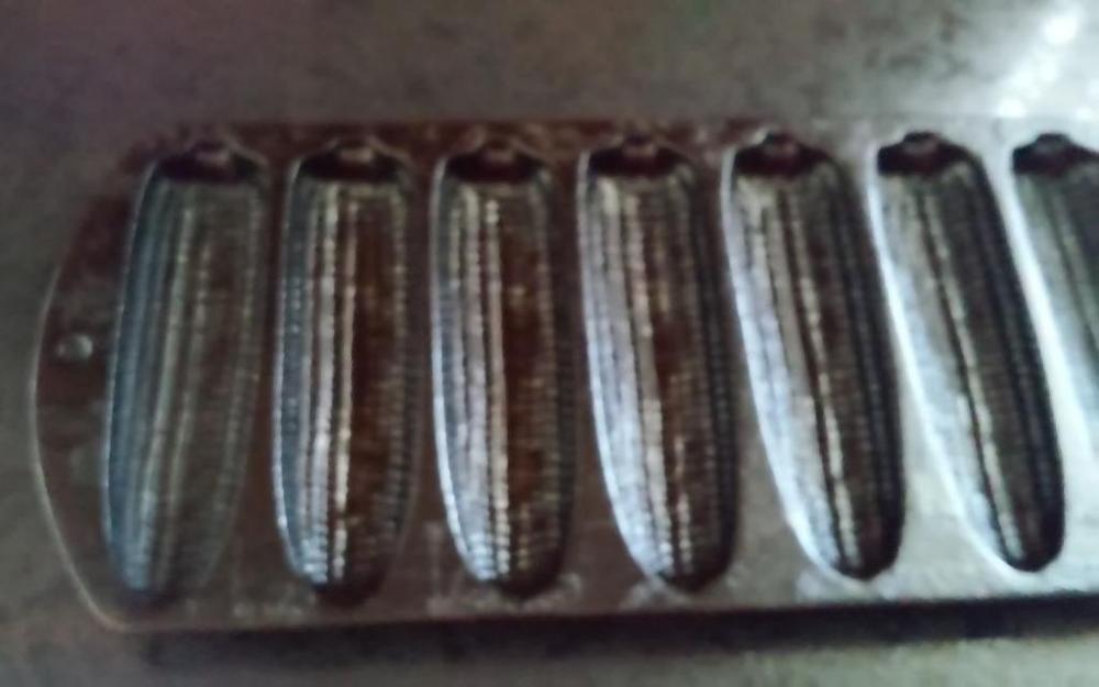 Iron Cornbread pan