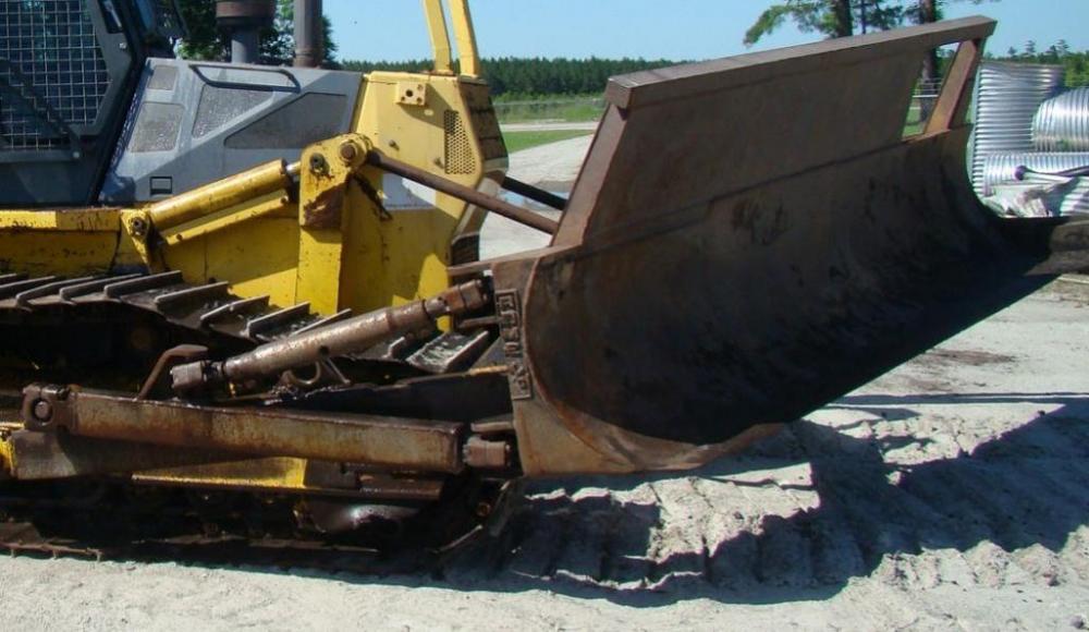 13.5 foot ROME K-G Blade, Angle, Good condition, with Trunnion Bar