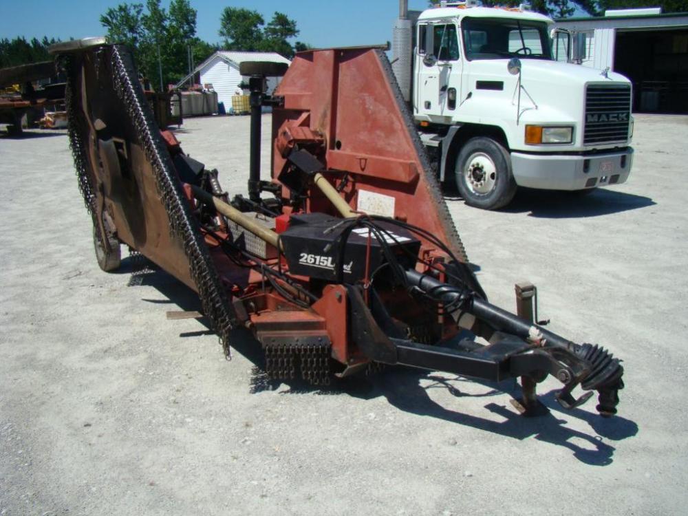 BUSH HOG 2615 Legend 15 foot Bat Wing Mower, Front Chain Shielding, Very Good Paint & Low Usage