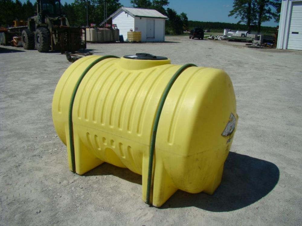500 Gal. Yellow Poly Tank, Excellent Condition