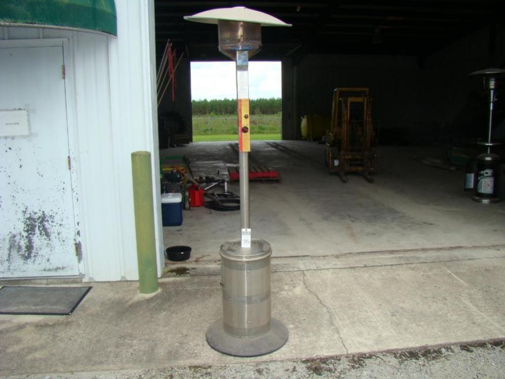 ENDLESS SUMMER Outdoor Patio Heater - portable propane heater. Includes 5 gal. propane tank, in working order