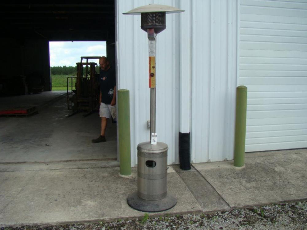 ENDLESS SUMMER Outdoor Patio Heater - portable propane heater. Includes 5 gal. propane tank, in working order