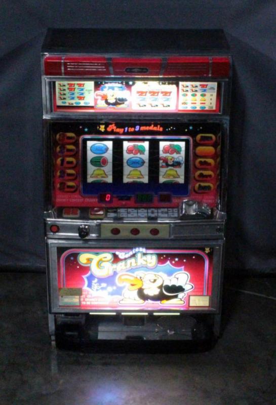 1997 Cranky Contest Japanese Casino Pachislo Token Slot Machine, 19"W x 32"H x 11.5"D, Works