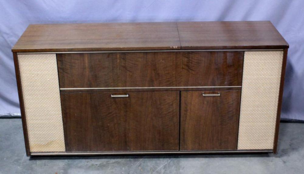Mid-Century Graetz Belcanto Console Stereo with Turntable, 57.5"W x 27"H x 17"D