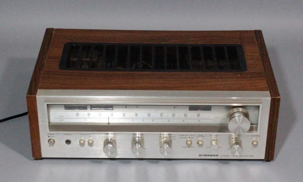 Pioneer Stereo Receiver, Model SX-580, Powers Up