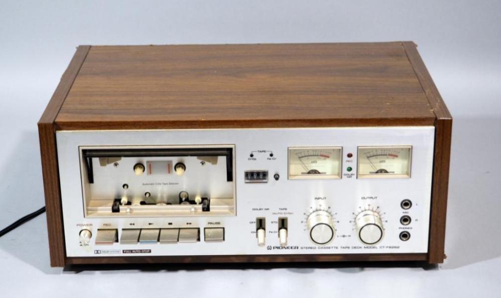 Pioneer Stereo, Cassette, 8 Track Player, Model CT-F6262, Powers Up