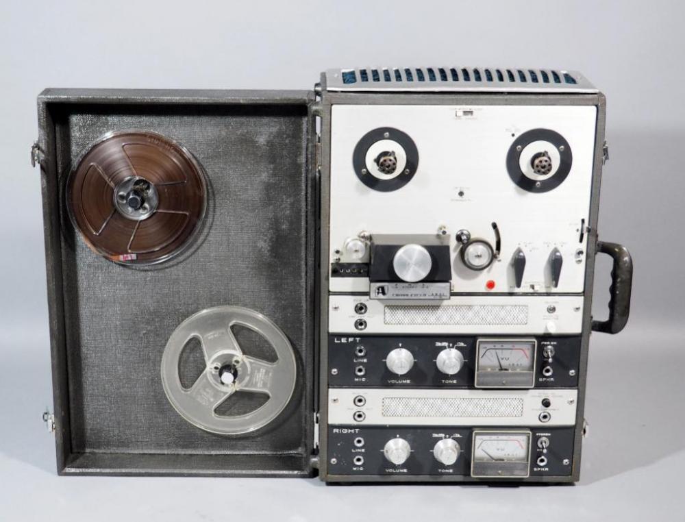 Akai M-8 Cross-Field Head Reel To Reel Recorder/Player, Powers Up