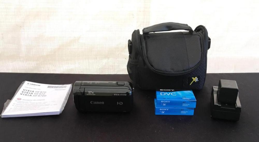 Canon Vixia HFR700 Camcorder