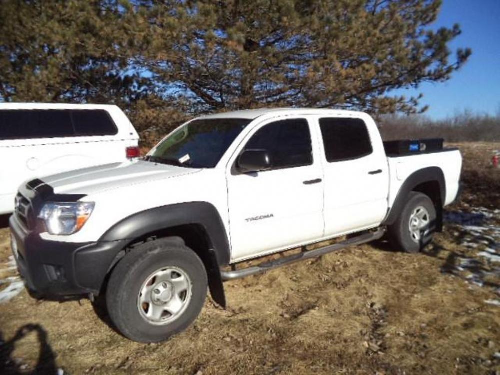 2014 Toyota Tacoma 4-Door Pickup Truck, VIN: 5TFJX4GN5FX042124, 32,524 Miles,