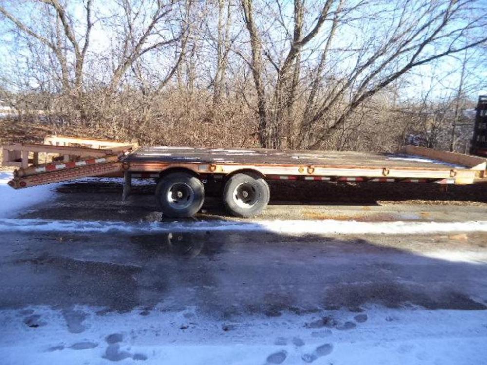 2006 CZ Tandem Axle Equipment Trailer, MDL: HCZ20KT, VIN: 12HZD30236S108524,