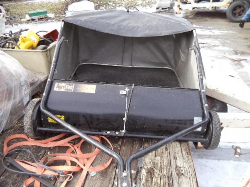 Agri-Fab Grass Catcher & Push Type Lawnmower