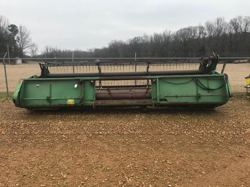 John Deere 220 Header