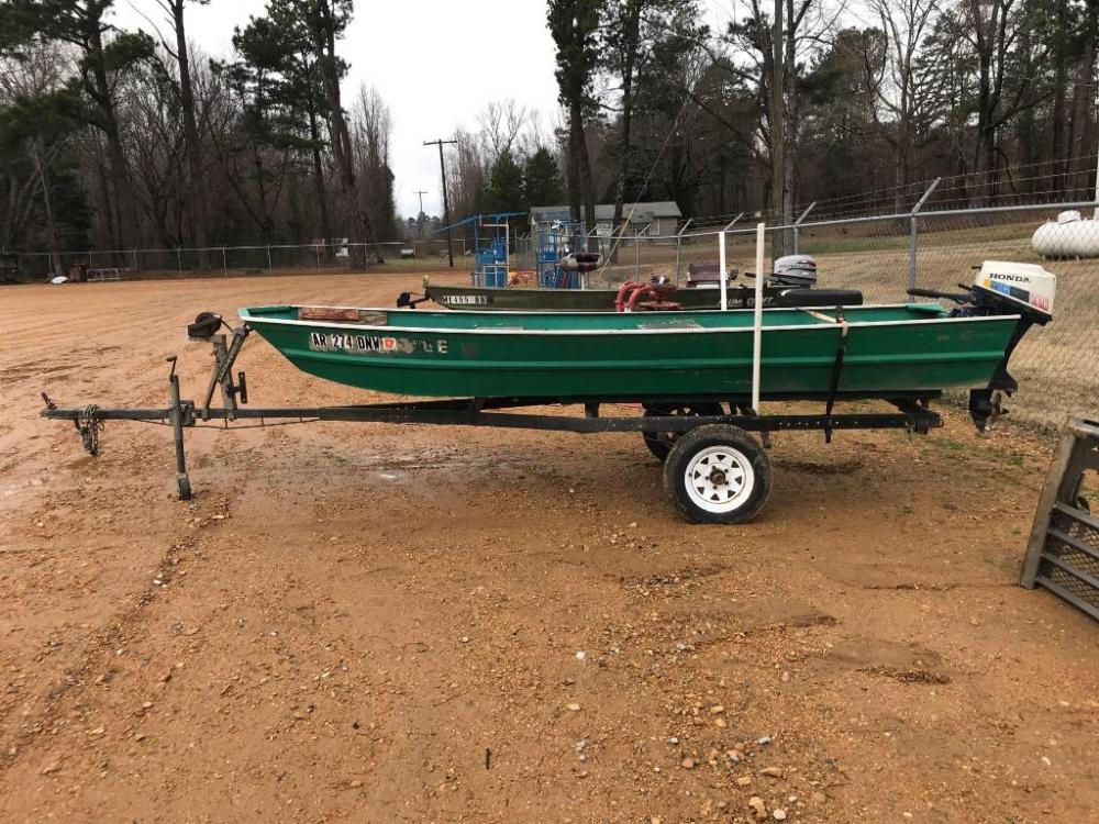 Dura Craft Boat with Trailer/Motor