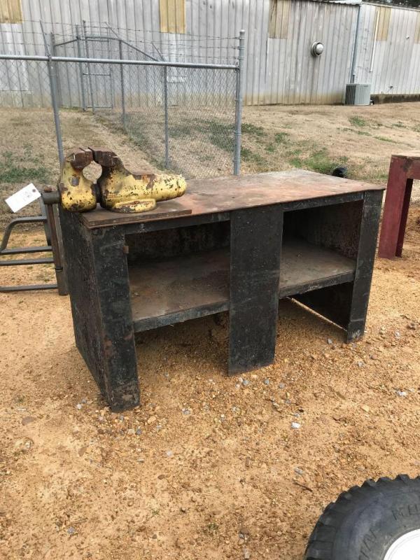 Steel Work Cabinet with Vice